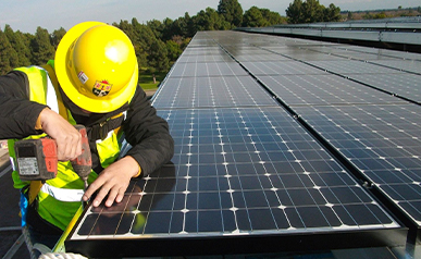 평평한 지붕과 유럽형 경사지붕에 태양광 패널을 설치하는 방법은 무엇입니까?